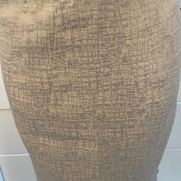 Women’s skirt - Picture 3 of 3